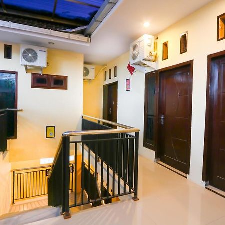 Oyo Life 3064 Mahameru Kost Putra Jembel Eksteriør billede