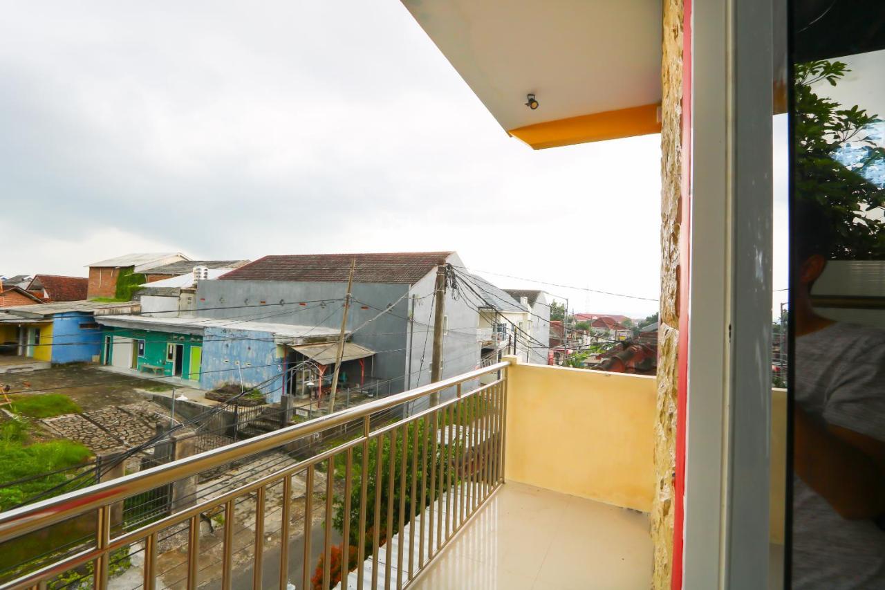 Oyo Life 3064 Mahameru Kost Putra Jembel Eksteriør billede
